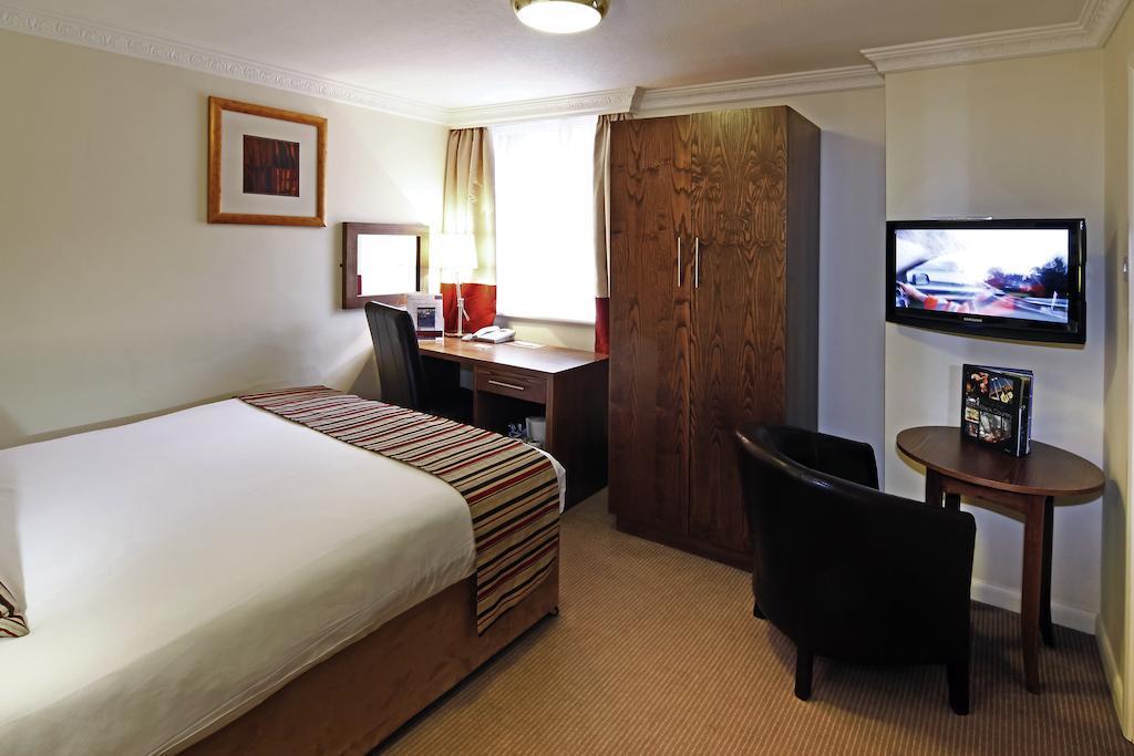 Wolverhampton Goldthorn Hotel Екстериор снимка