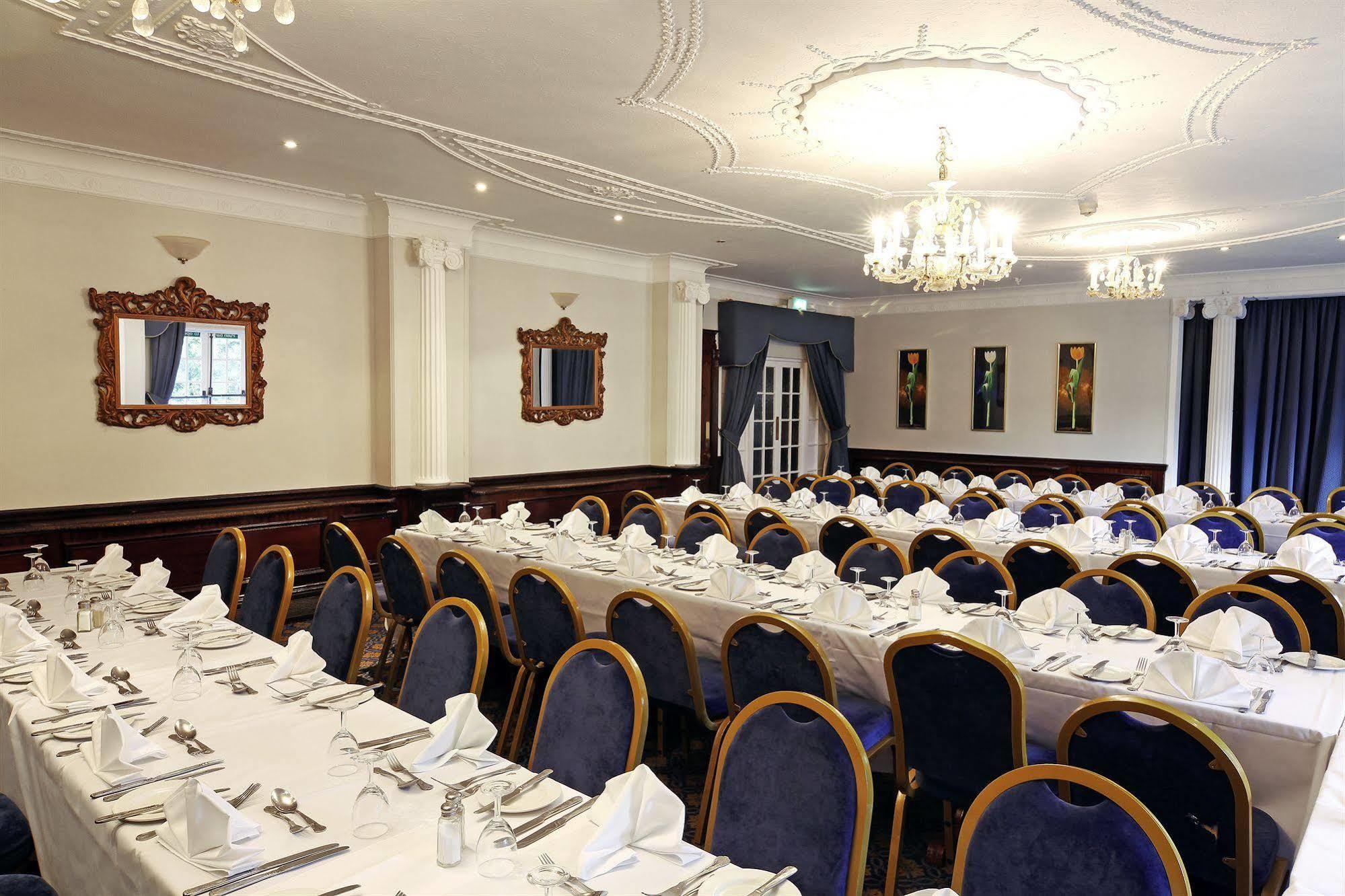 Wolverhampton Goldthorn Hotel Екстериор снимка
